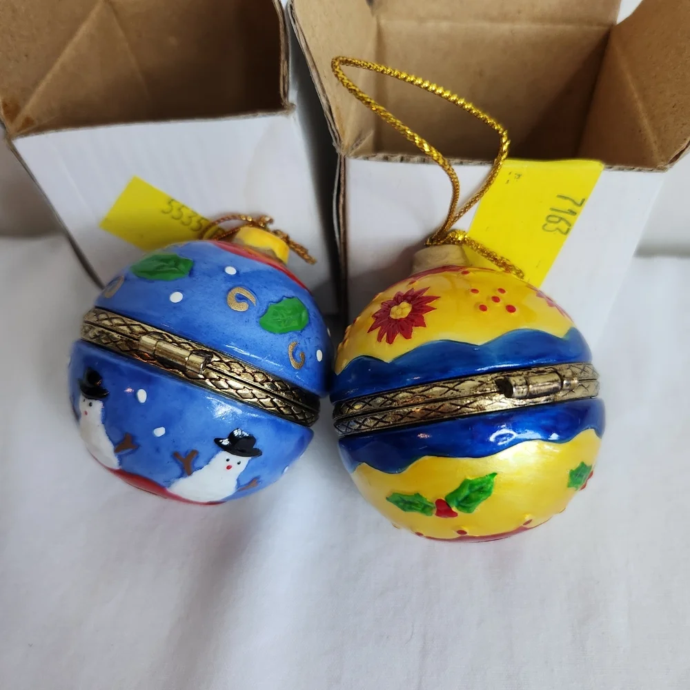 Vintage Ornament Duo Hinged Porcelin Boxes - Blue and Yellow. Flag/Snowman - Picture 2 of 6